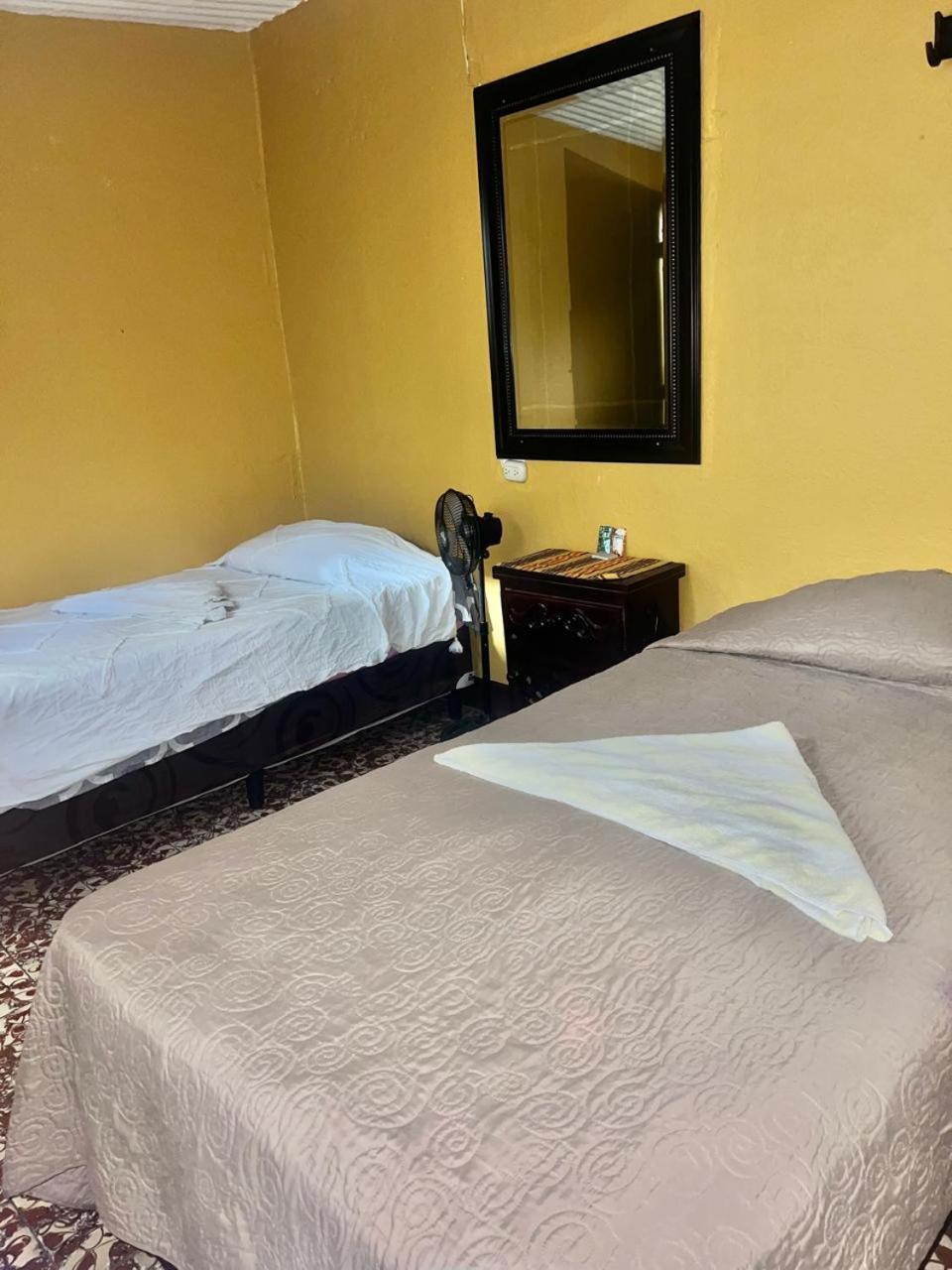 Hotel Alma Maya Antigua Zewnętrze zdjęcie