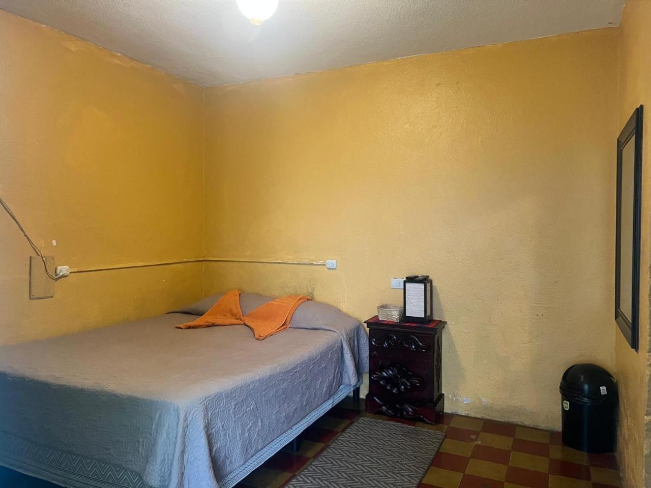 Hotel Alma Maya Antigua Zewnętrze zdjęcie