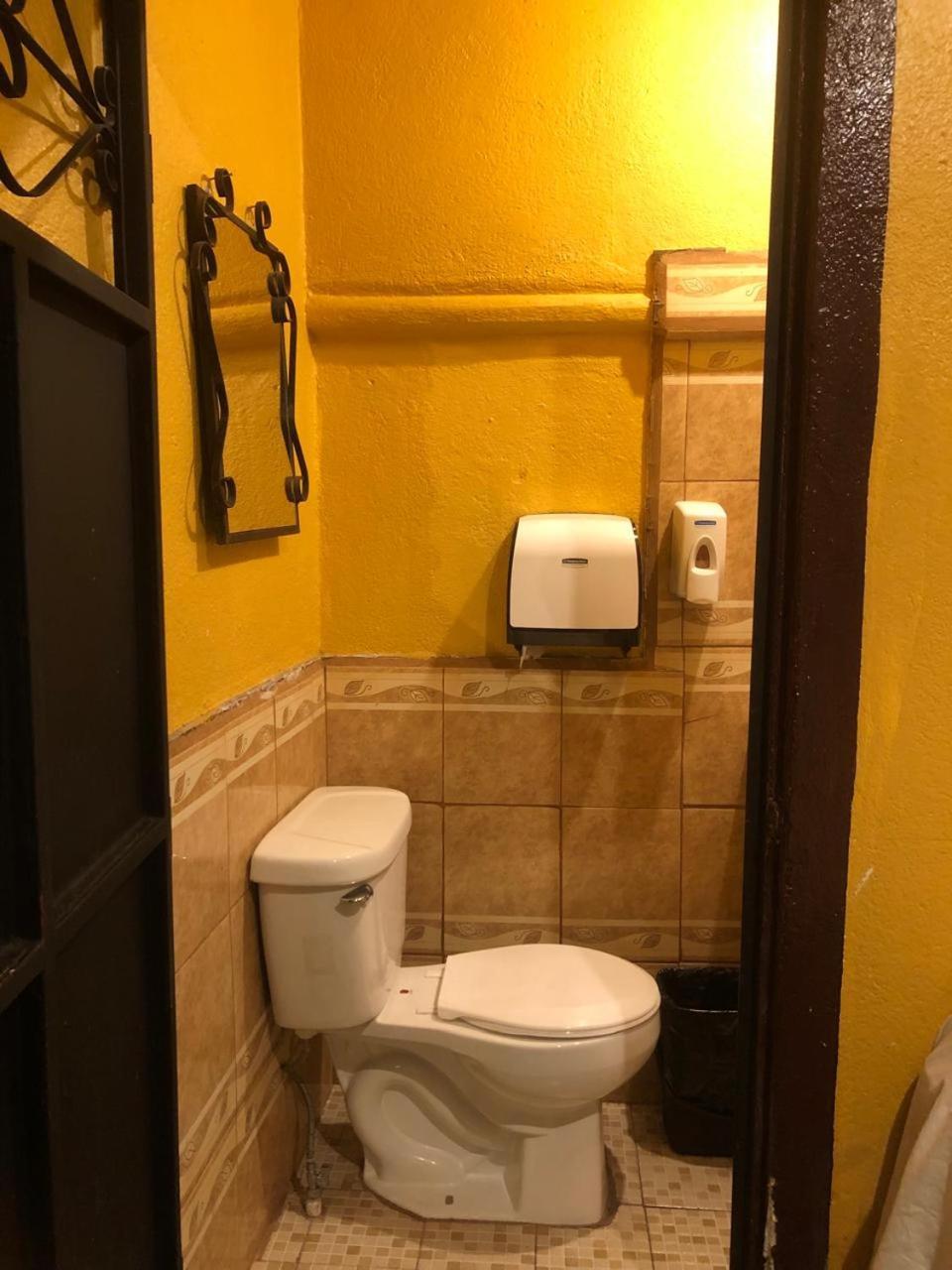 Hotel Alma Maya Antigua Zewnętrze zdjęcie